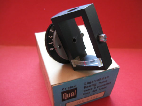 dual turntable part- tonearm yolk 201084